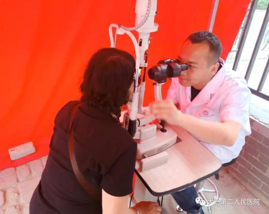 爱眼日义诊走进残疾人康复中心,医院眼科爱眼护眼义诊活动