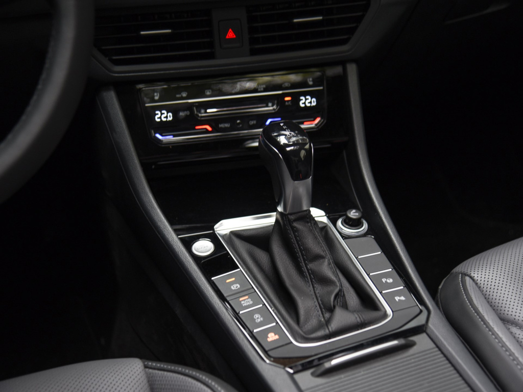 2013款速腾自动1.6自吸的油耗多少,2018款速腾1.6自动舒适怎么看油耗