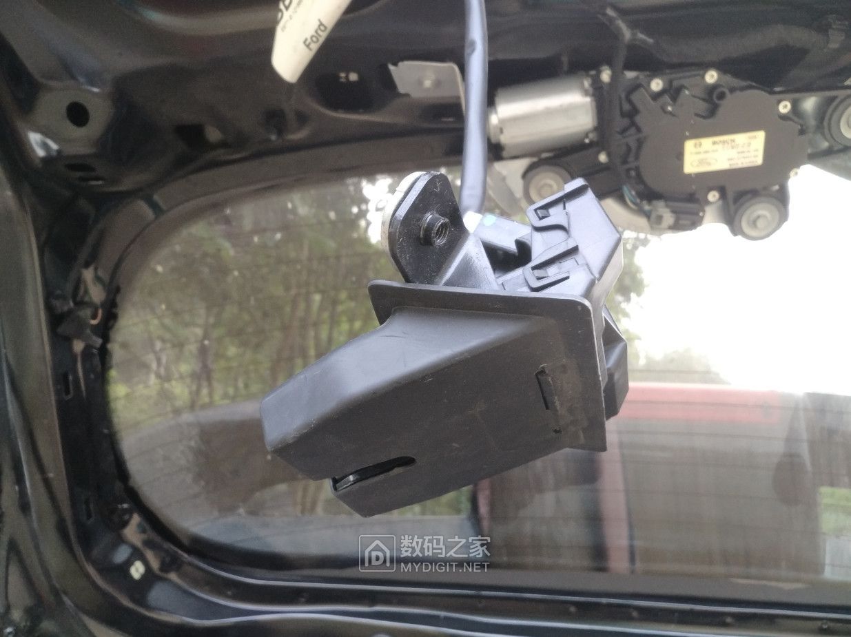 福特嘉年华尾箱关好仪表显示未关,福特嘉年华后备箱锁维修