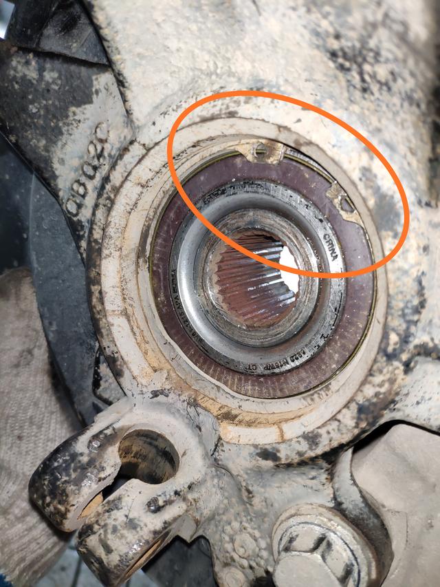 福特翼虎前轮轴承总是坏怎么回事,福特1.6翼虎前减震压力轴承异响