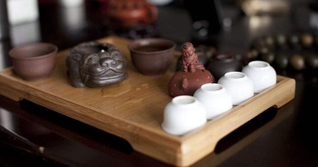 为什么铁观音有很浓药味,为何铁观音有绿的有黑的