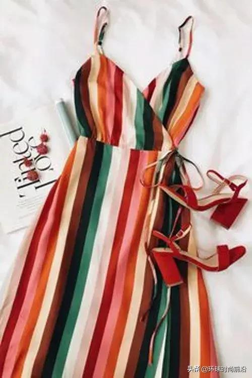美炸了的吊带裙也挑人，会露才是王者
