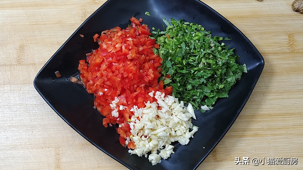 家常凉拌蒜香茄子的做法,想吃点开胃爽口的菜