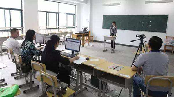 我是面试考官应该怎么提问,教师招聘面试主考官要做什么