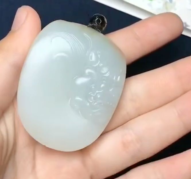 把玩和田玉和玻璃的区别,把玩和田玉生肖