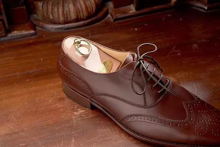 怎么才能让鞋子干燥不臭,如何使鞋子保持干燥