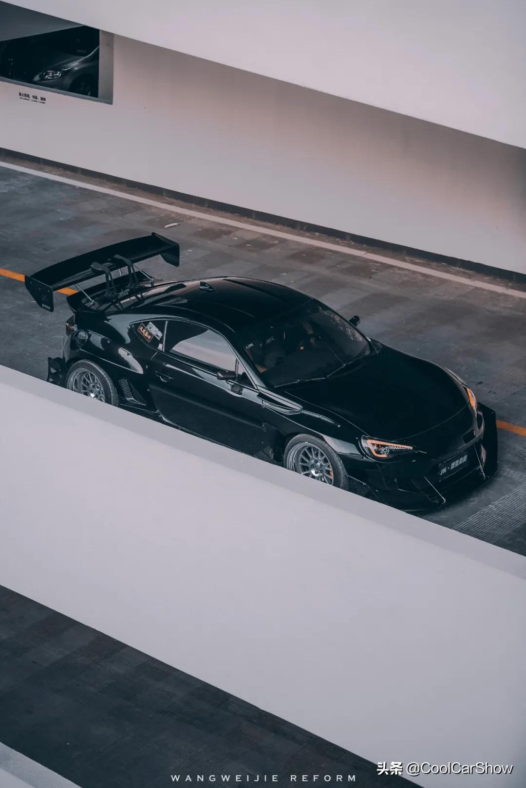 小伙爆改bj80,丰田86手动挡爆改