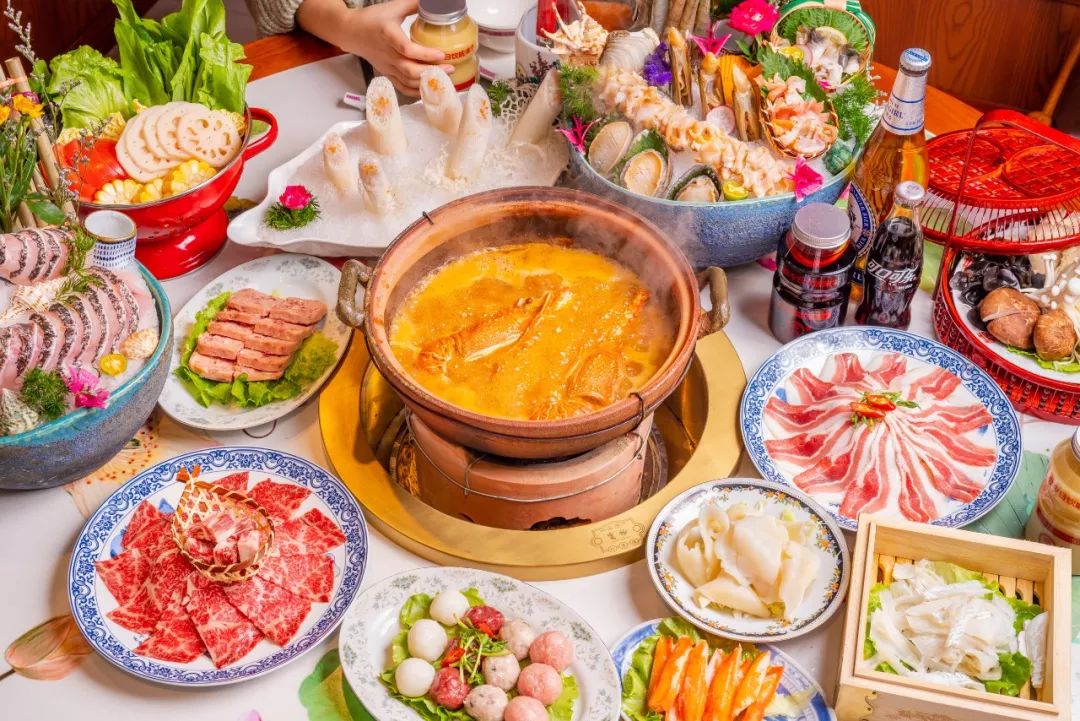 排爆新天地!魔都港式火锅界杀出黑马,开卖「澳洲青龙黄金锅」