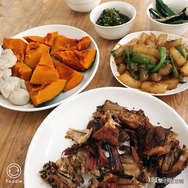 在东北吃饭是一种什么体验,跟东北人吃饭是什么体验