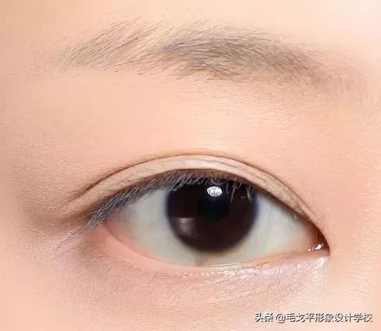 怎样画出大眼妆,如何画出精致眼妆