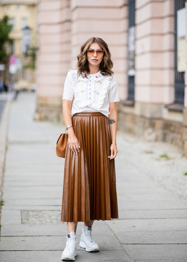 今年最流行的娃娃领衣服,娃娃领的衣服最减龄了