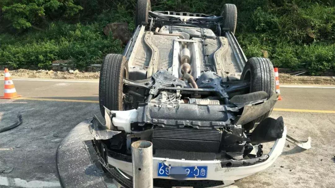 新手司机租共享汽车,实习司机租共享汽车撞大学生