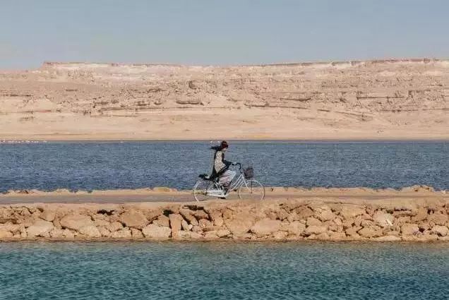 情侣离职旅行国家,情侣辞职骑摩托环游中国