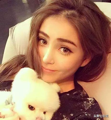 关晓彤黑色芭比造型,关晓彤专属芭比娃娃