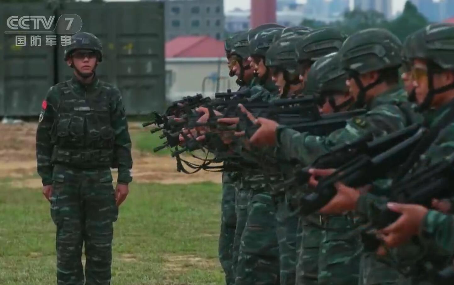 特警装备3级甲,特警三级装备