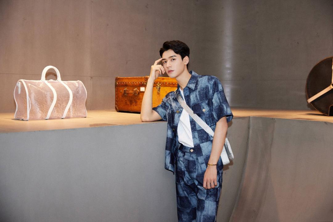 男生戴手饰也可以清爽又好看,学龚俊戴手饰又帅又酷