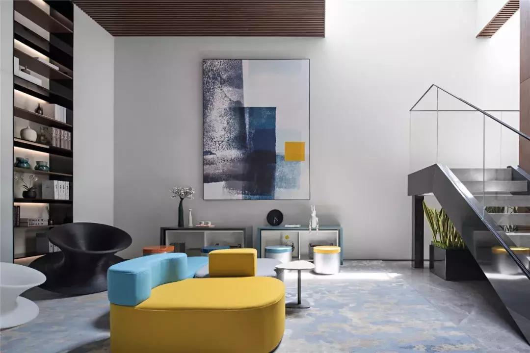 最新款客厅挑空设计图效果图,国外挑空客厅设计极简