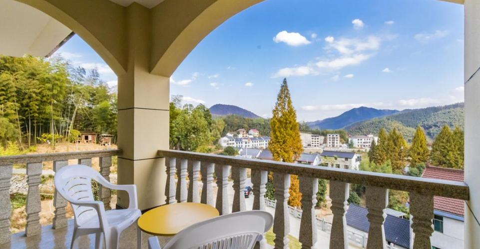 桐庐瑶琳仙境介绍,桐庐瑶琳仙境一揽芳华民宿