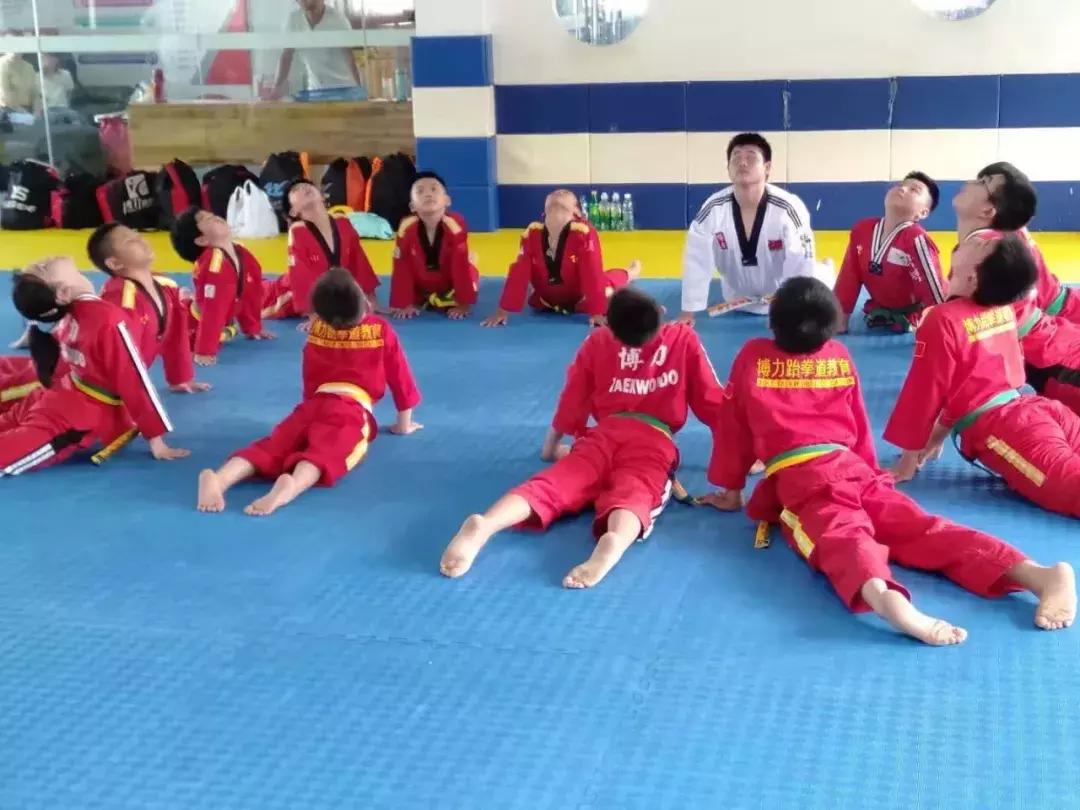 跆拳道道服的绑法,跆拳道道服怎么简单系