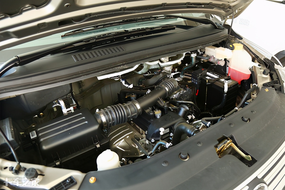 开着风行菱智去旅行,东风风行菱智v3货车版多少钱