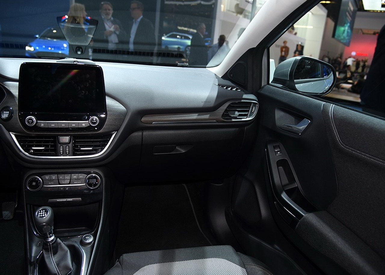 福特嘉年华前标志,福特嘉年华2009年款前车标