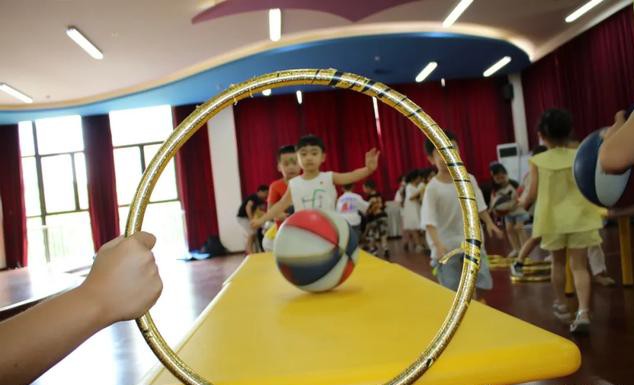 小篮球大梦想的幼儿视频,幼儿园篮球兴趣班三十节课程