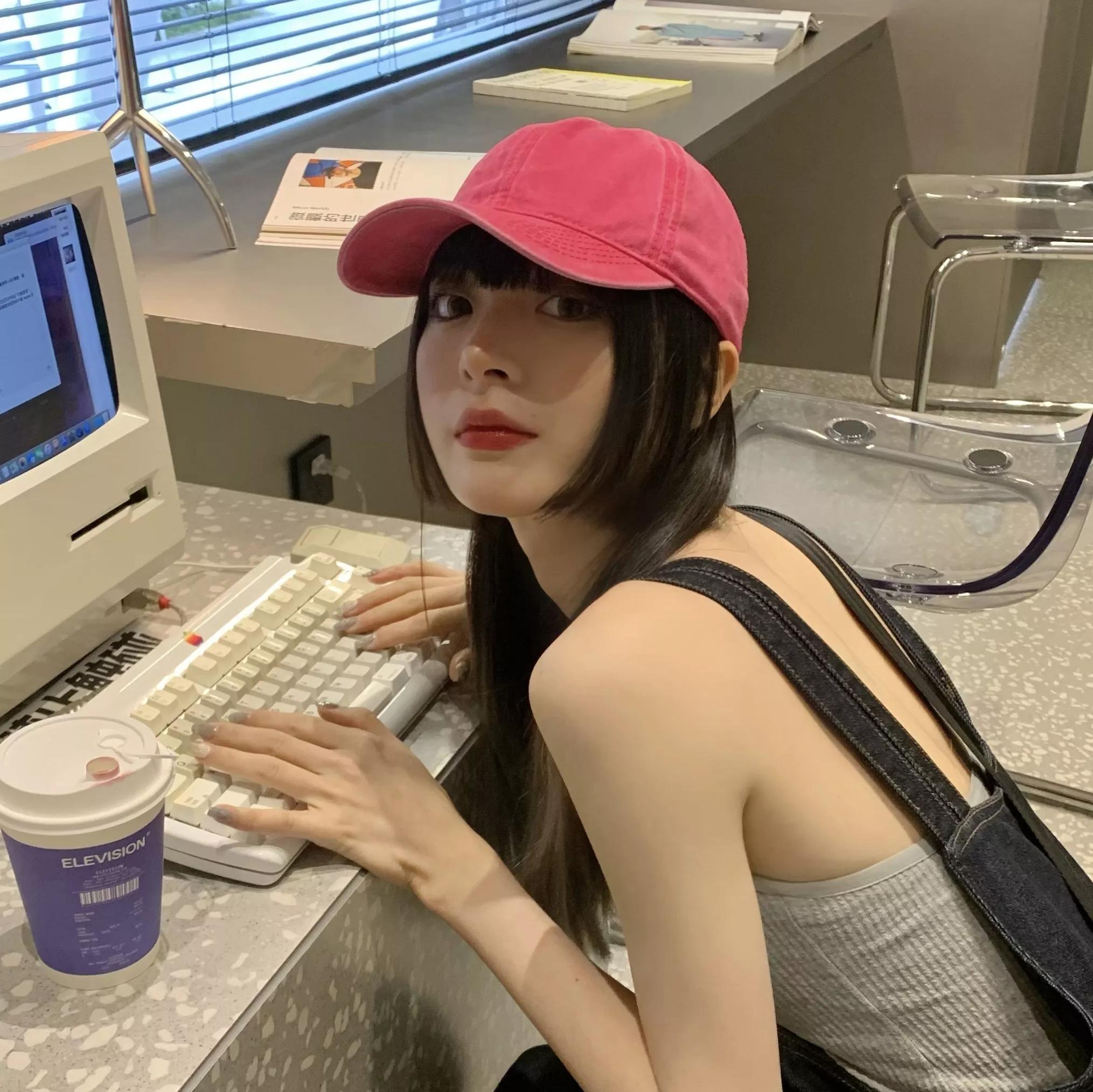 上窄下宽脸型适合什么帽子,长脸型短发适合戴什么帽子