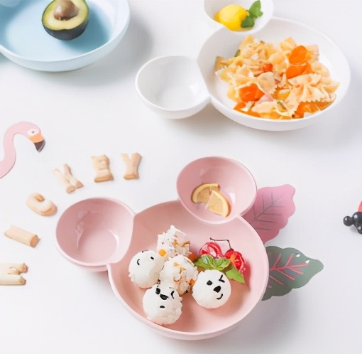 2岁宝宝每天吃饭都要喂好不好,2岁宝宝每餐只吃一点点饭