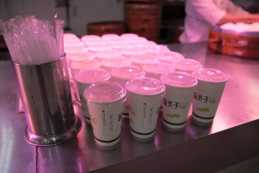 叫醒你的不是闹钟是给孩子做饭,清晨叫醒你的不是闹钟