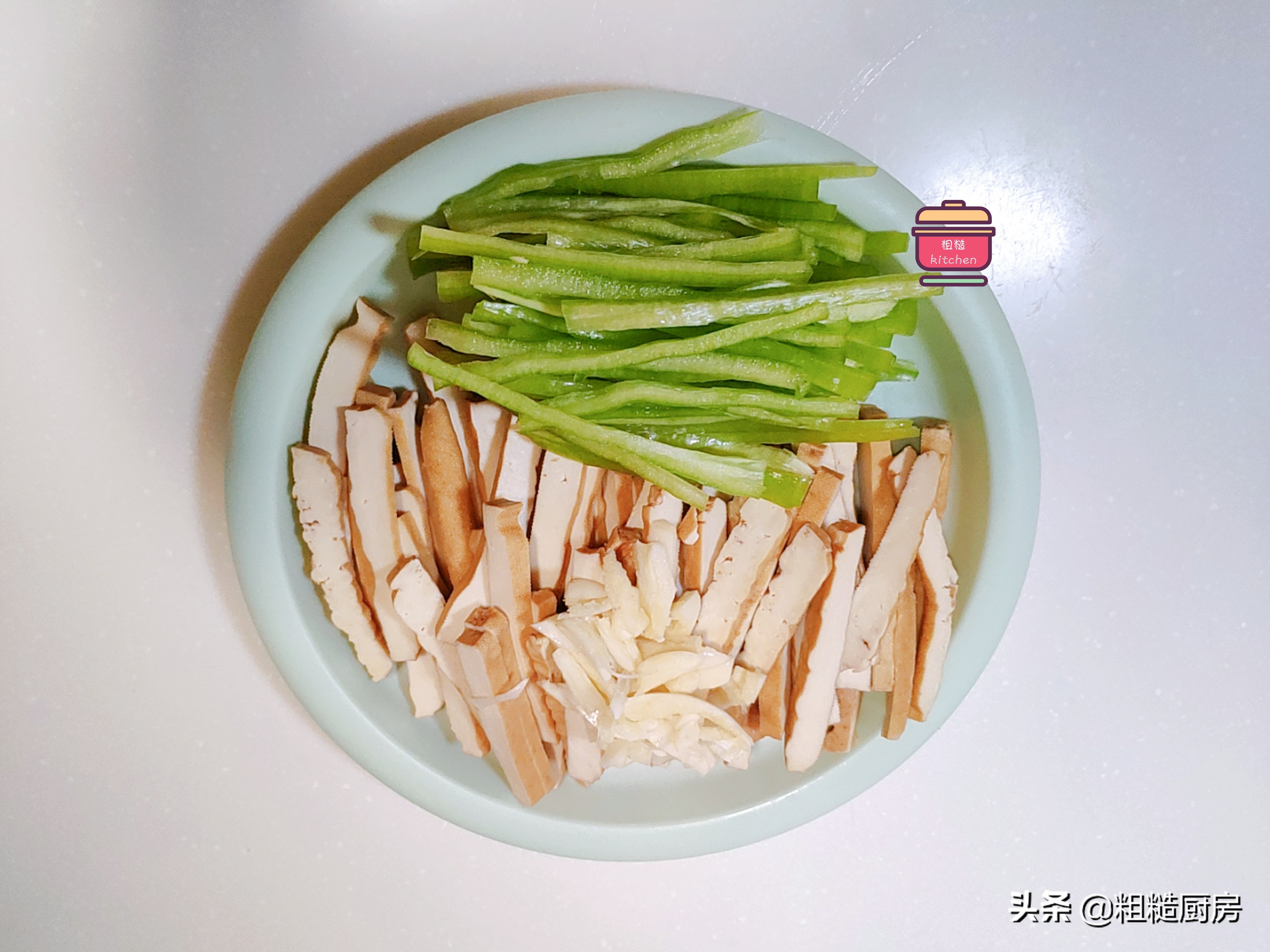 烧鸡简单配料味道也鲜美,贪便宜买一元鸡