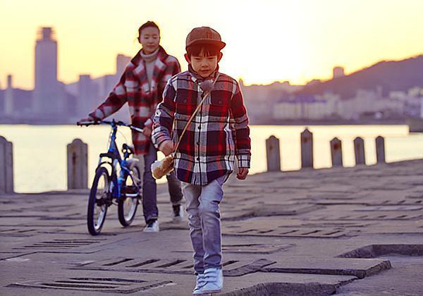 教育孩子老人总插手的后果,老人该不该插手孩子教育