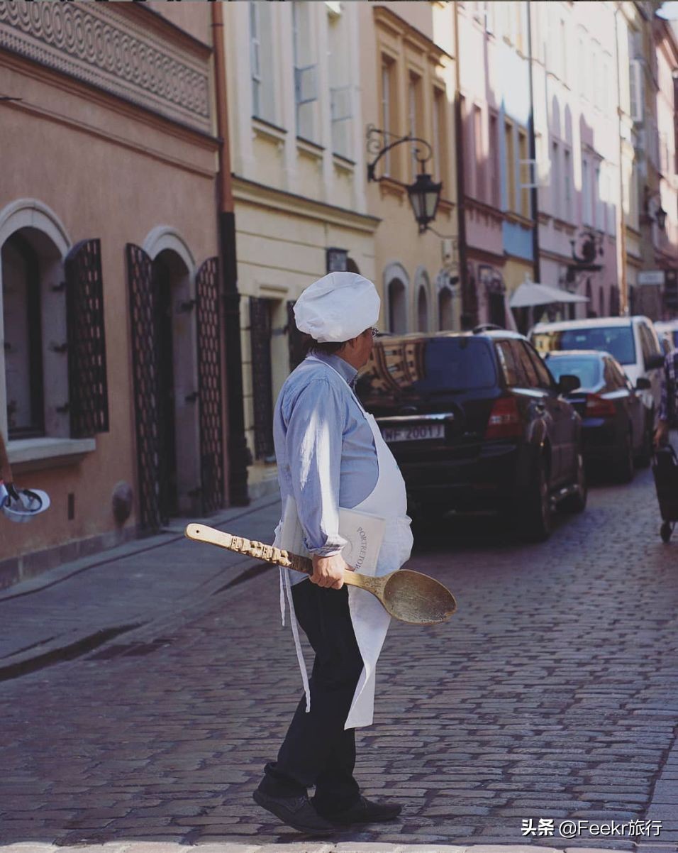 欧洲治安最好的国家,人均200+住8.8分五星酒店,还上了国内综艺