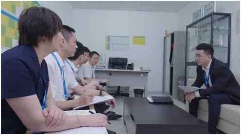 苏宁封面人物图片,苏宁封面人物