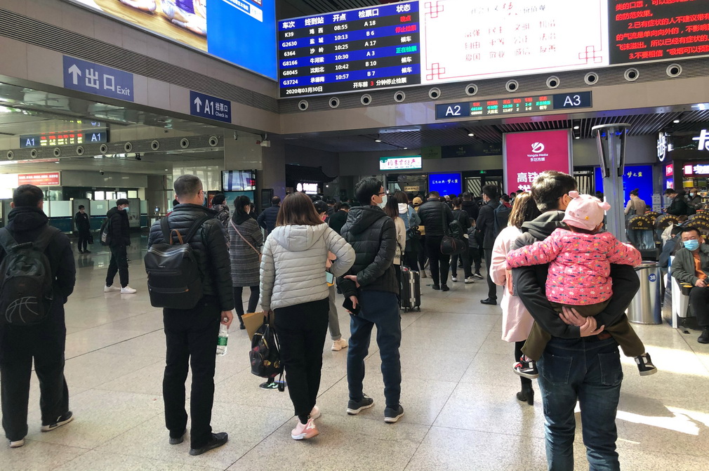 疫情过后看熙熙攘攘的人群,疫情过后去大街上看人来人往