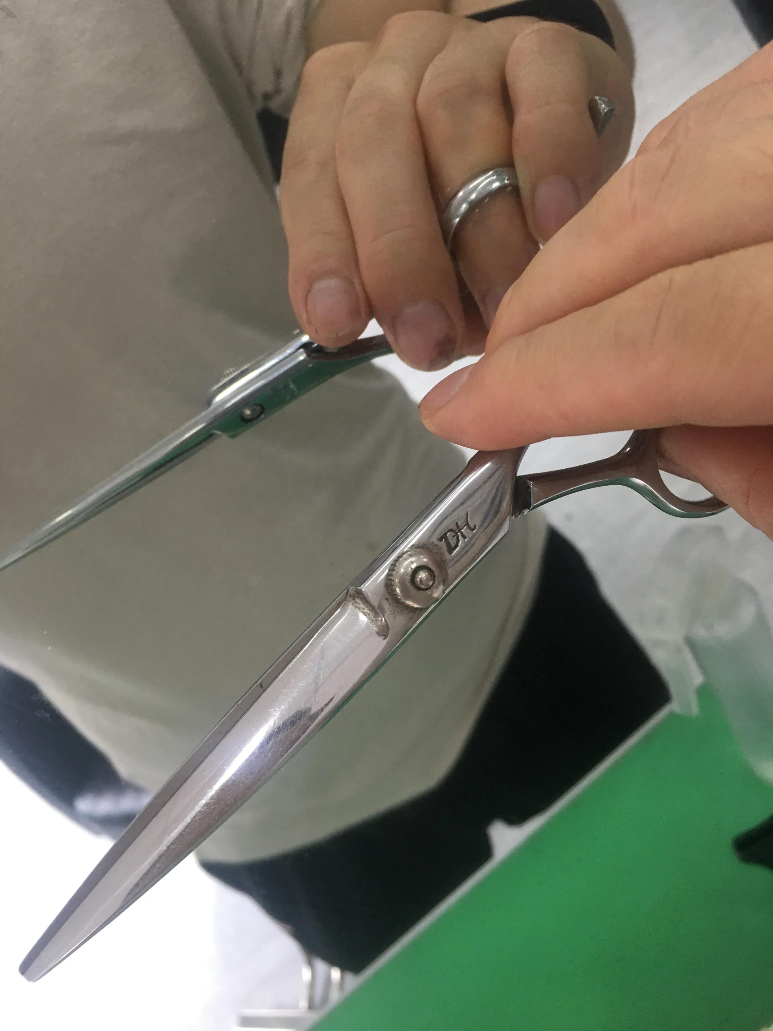 开理发店的第一天,开理发店真实收入