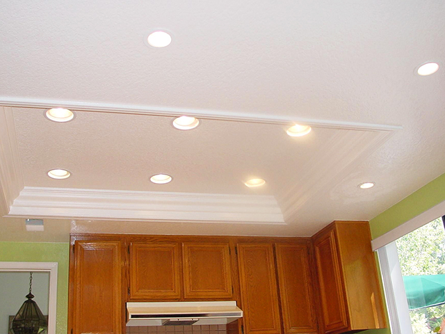 刚买的吸顶灯很暗是怎么回事,新买的led灯关了还发弱光怎么解决