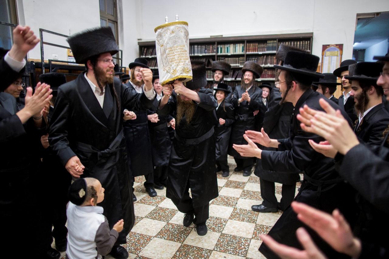 犹太人究竟怎么回事？遭希特勒*杀屠**，后来阿拉伯国家一提就翻白眼