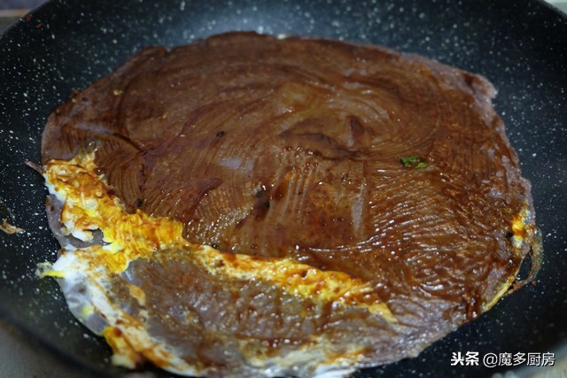 教你煎饼果子的做法,色香味俱全的煎饼果子