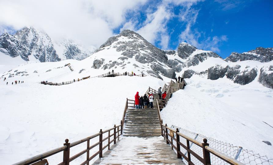 去云南旅游网上推荐的导游靠谱不,云南跟团导游成功避坑了吗