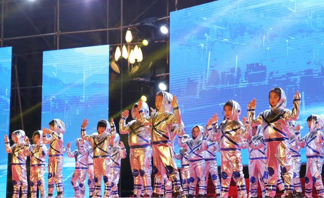 小学迎新晚会,小学生青春筑梦砥砺前行文艺汇演