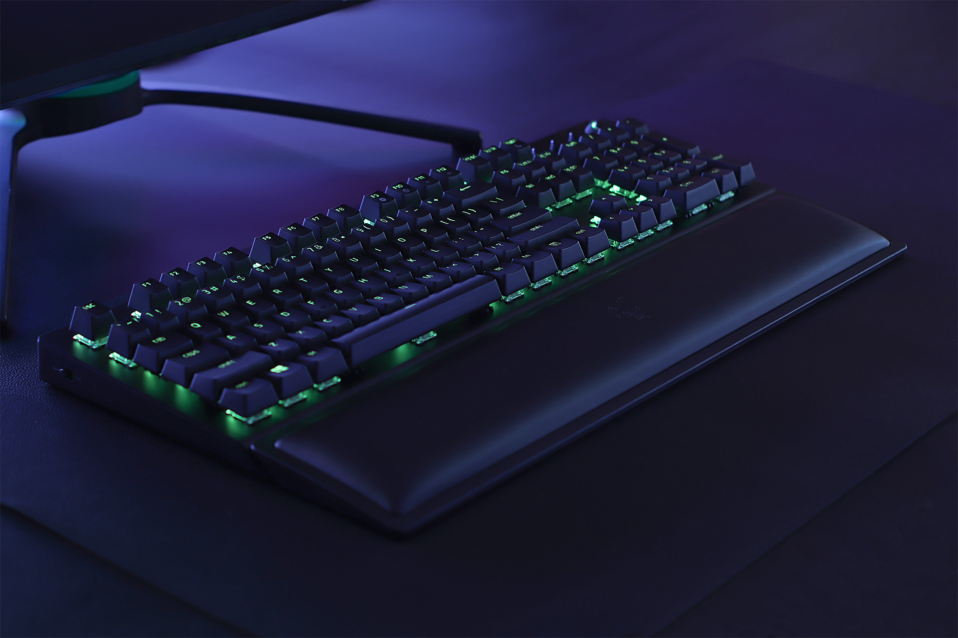 雷蛇无线机械键盘外设测评,雷蛇入耳式耳机游戏测评