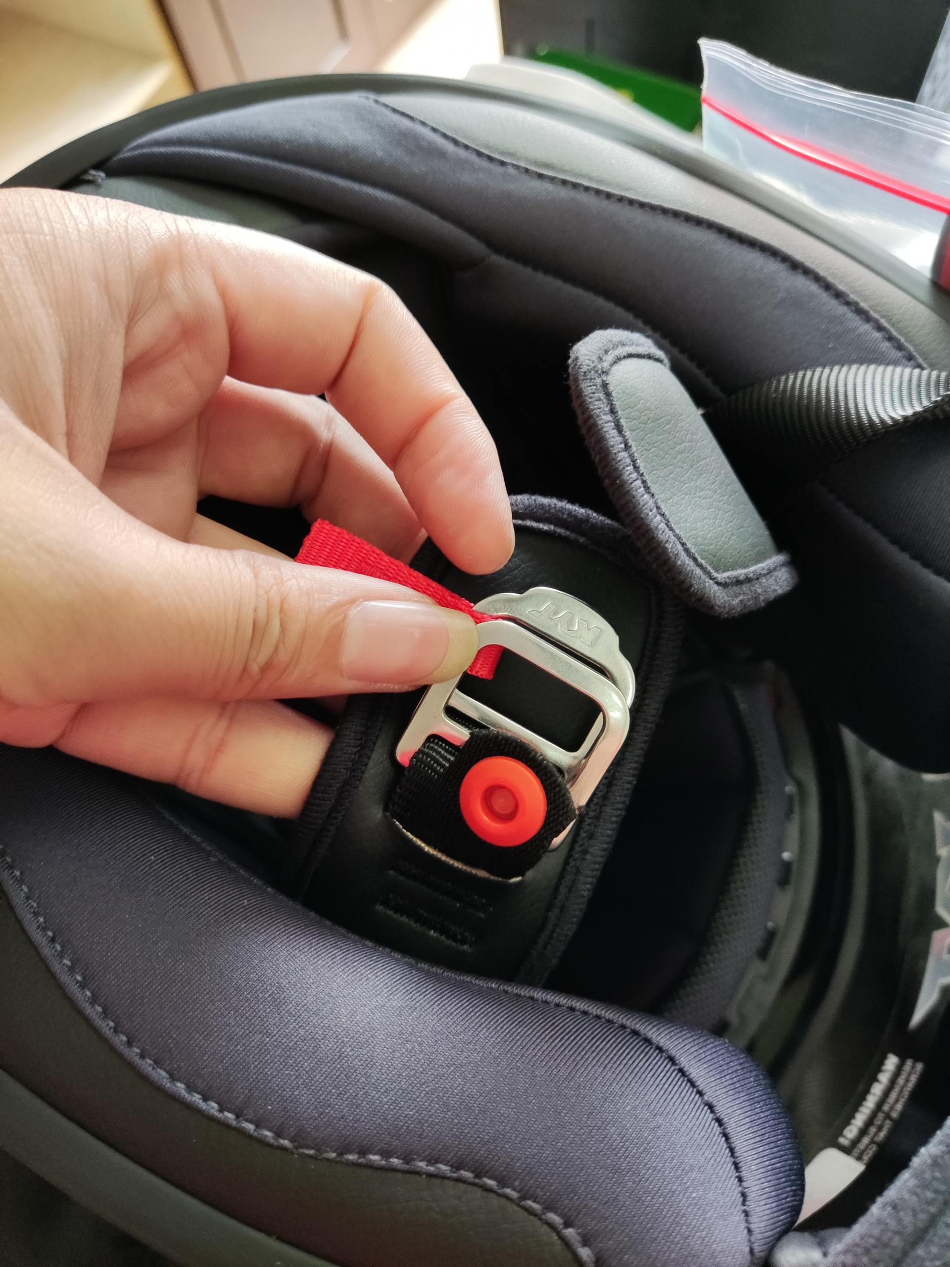 铃木uy125买车送头盔吗,铃木uy125头盔推荐便宜一点的