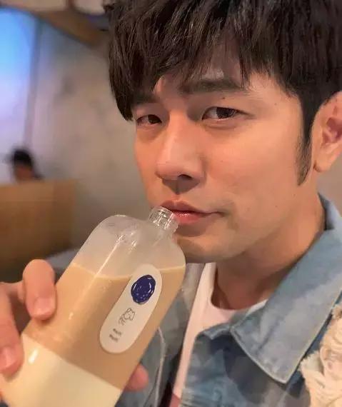 为情怀买单完整视频,为情怀买单周杰伦