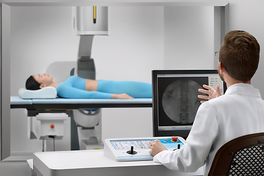 男性小腹胀痛伴随腰痛怎么回事,男性小腹痛是什么原因引起的