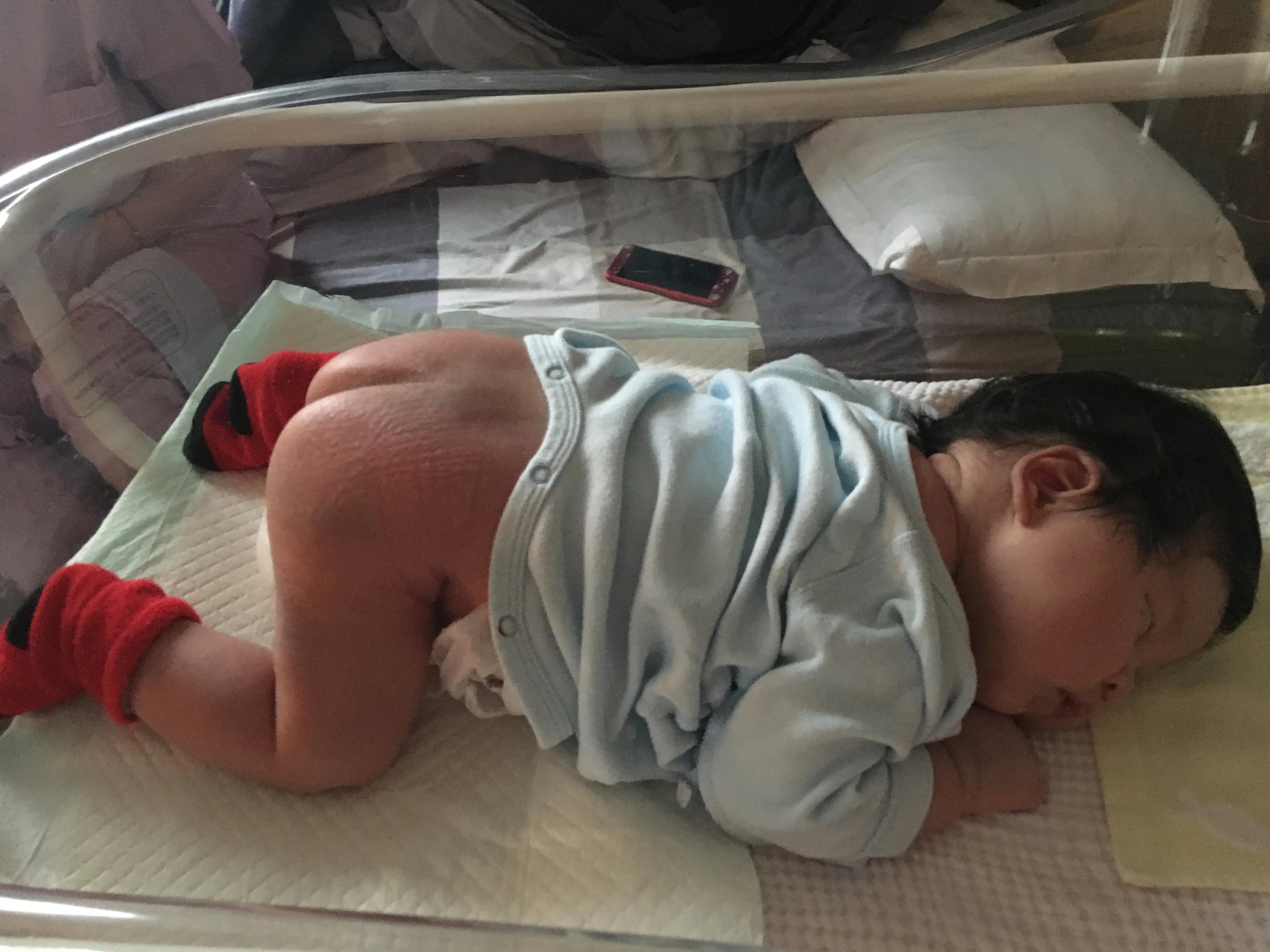 宝宝不放屁便秘怎么办,宝宝不吃奶放屁又臭怎么办