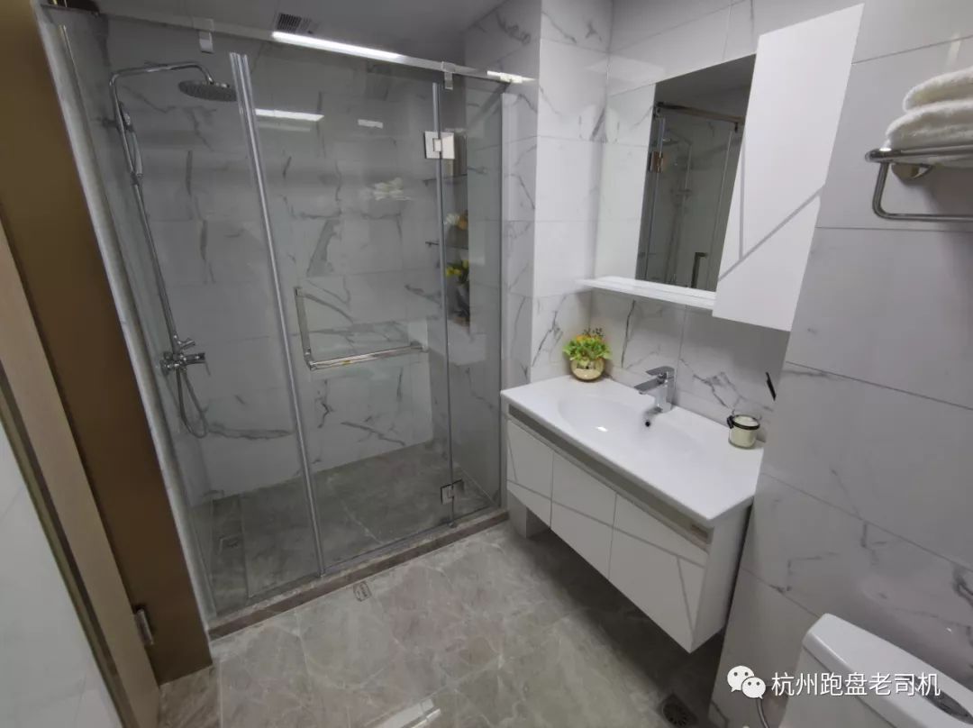 交付了没办房产证可以卖吗,交付一年未办房产证能退房吗