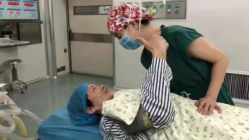 百年传承创新发展——记“全国三八红旗集体”岳阳市二人民医院护理团队