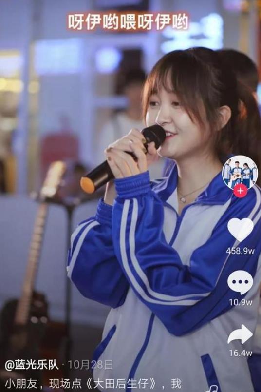 三个阳光小男孩,三个阳光男孩唱歌的视频