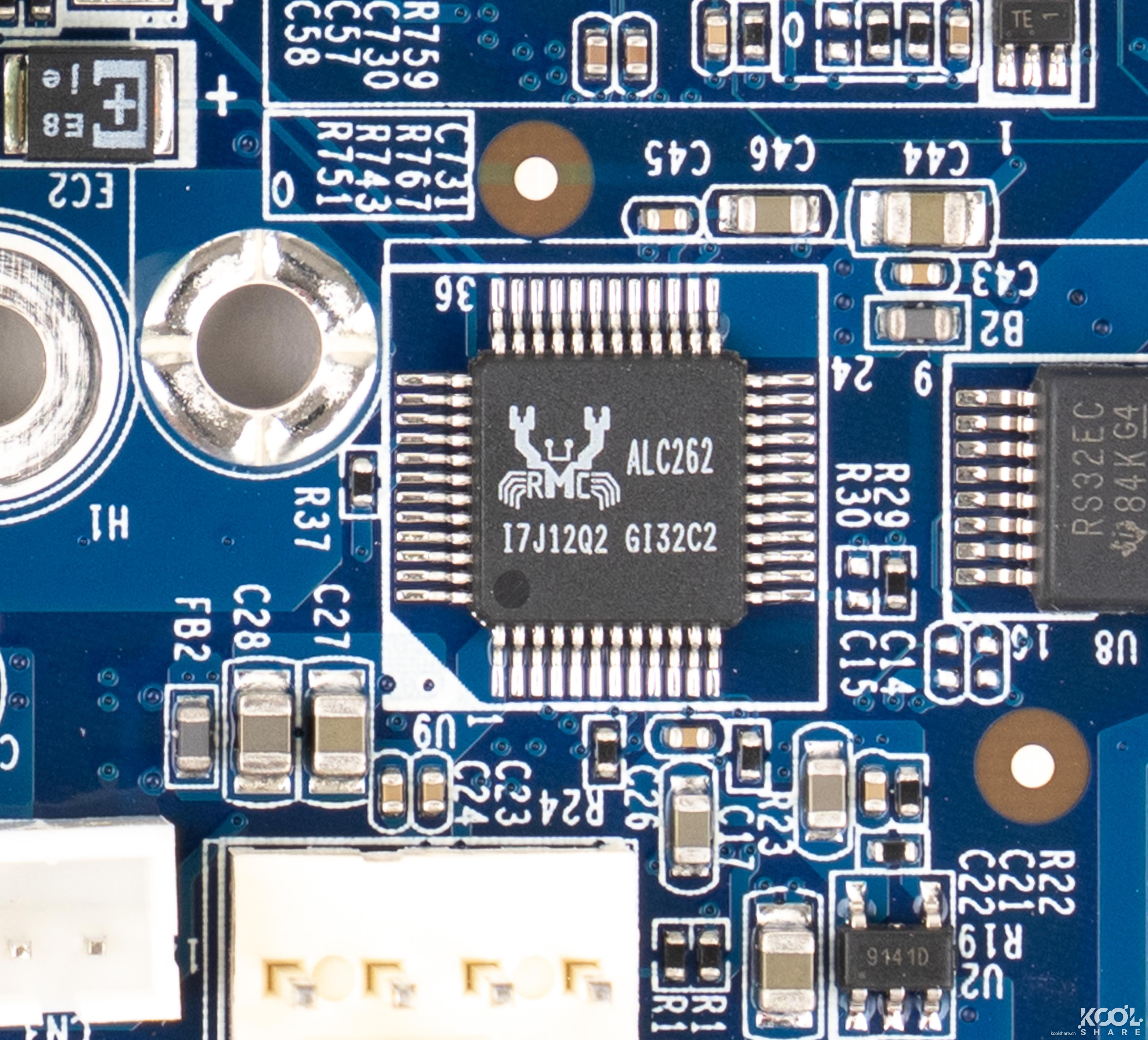 经济型9盘位NAS，QNAPTVS-951N开箱拆解评测