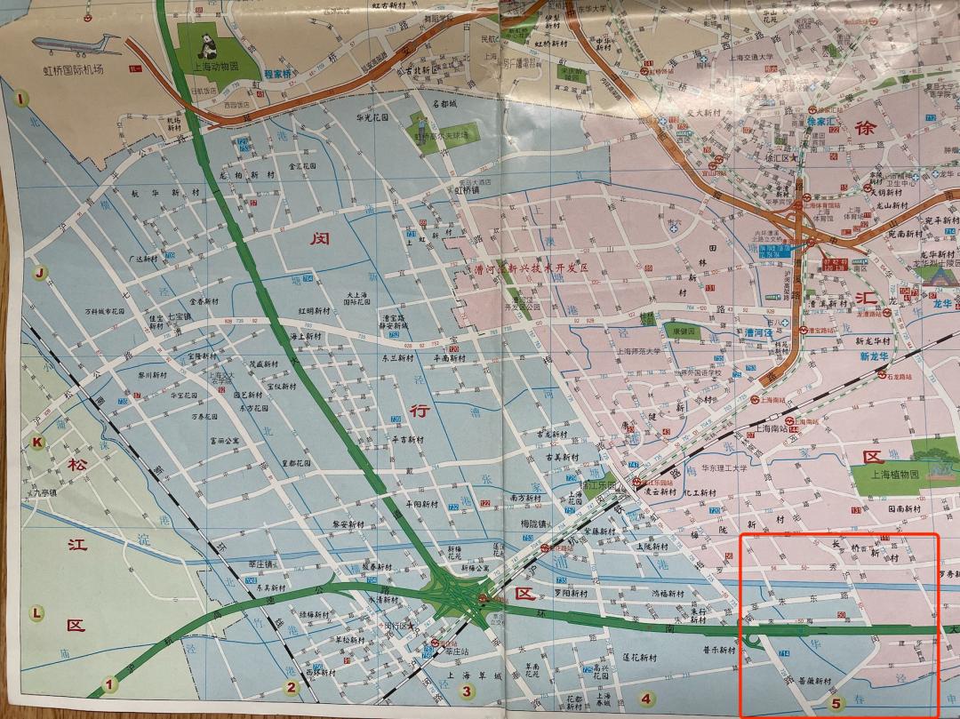 这张地图从上海人家里消失了，但愿我们还记得这项出门技能